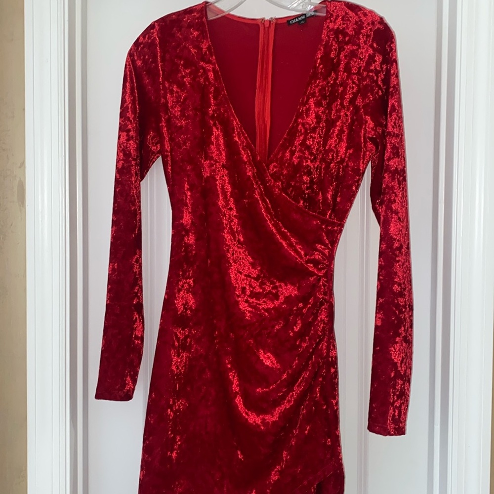Red velvet fitted low cut dress. Gianni Bini. Size Small.